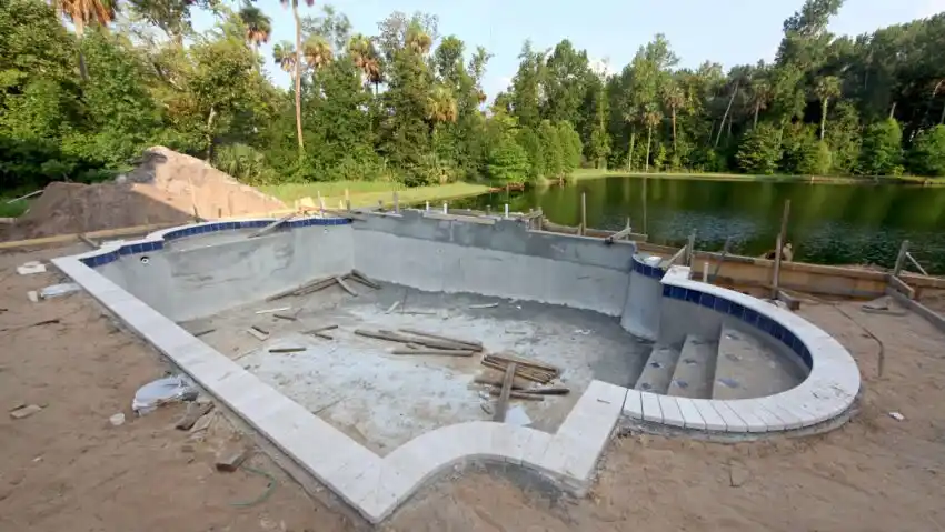 Teichbau, Poolanlagen und Wasserspiele im Garten